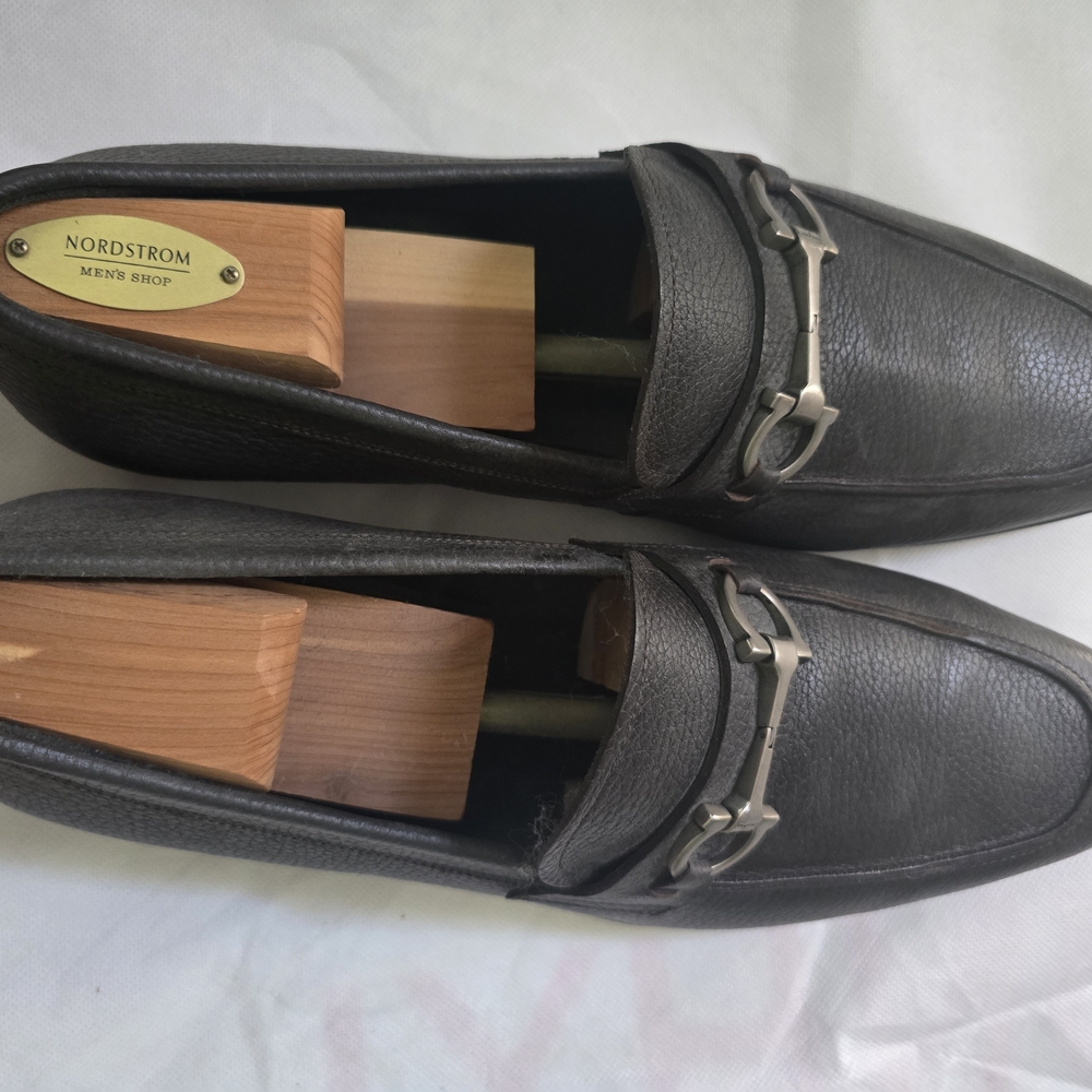 Elegant Black Leather Slip-On Loafers with Cushioned Insole